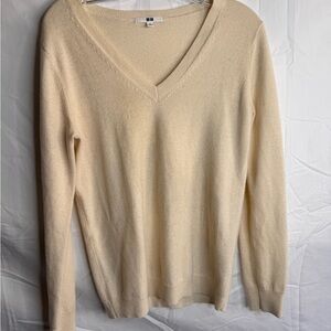 Uniqlo Soft Cream 100% Cashmere V-Neck Sweater